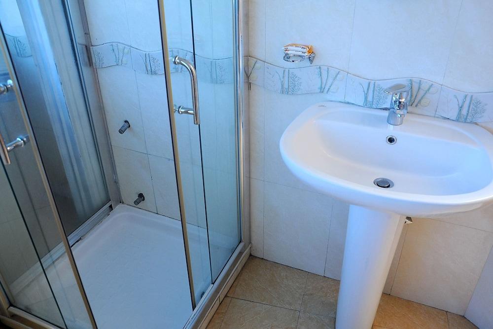 Dimitri Hotel Addis Ababa Dış mekan fotoğraf