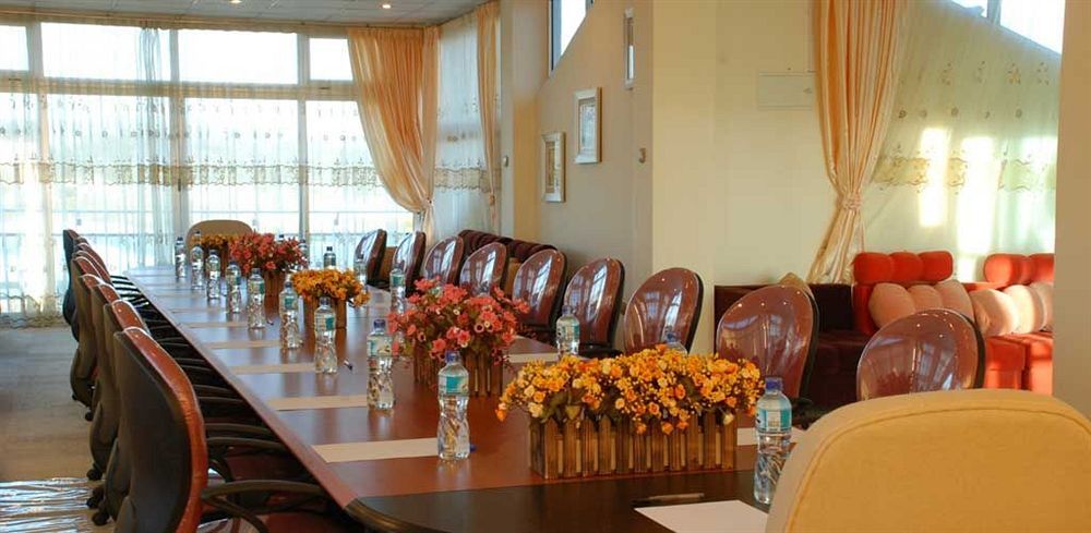 Dimitri Hotel Addis Ababa Dış mekan fotoğraf